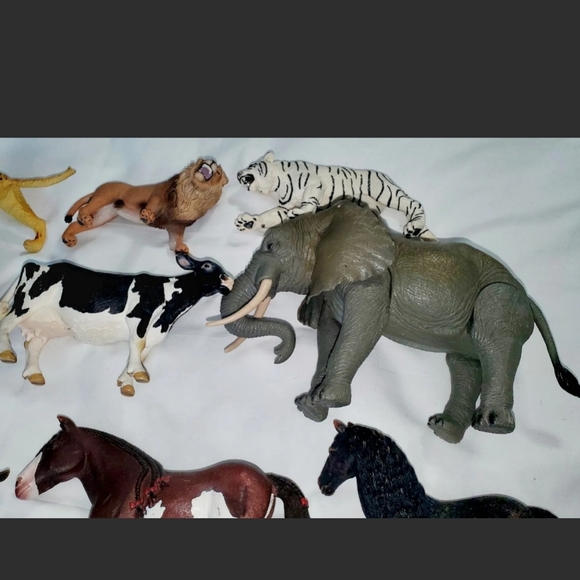 : lot of 24 Schieich T.M, tree house kids, happy kin, funrise,battat Figure Toys - Picture 9 of 14